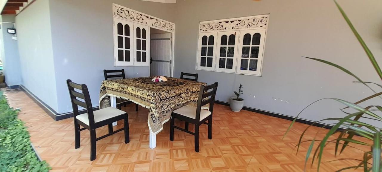 Tehan Homestay Dikwella Δωμάτιο φωτογραφία